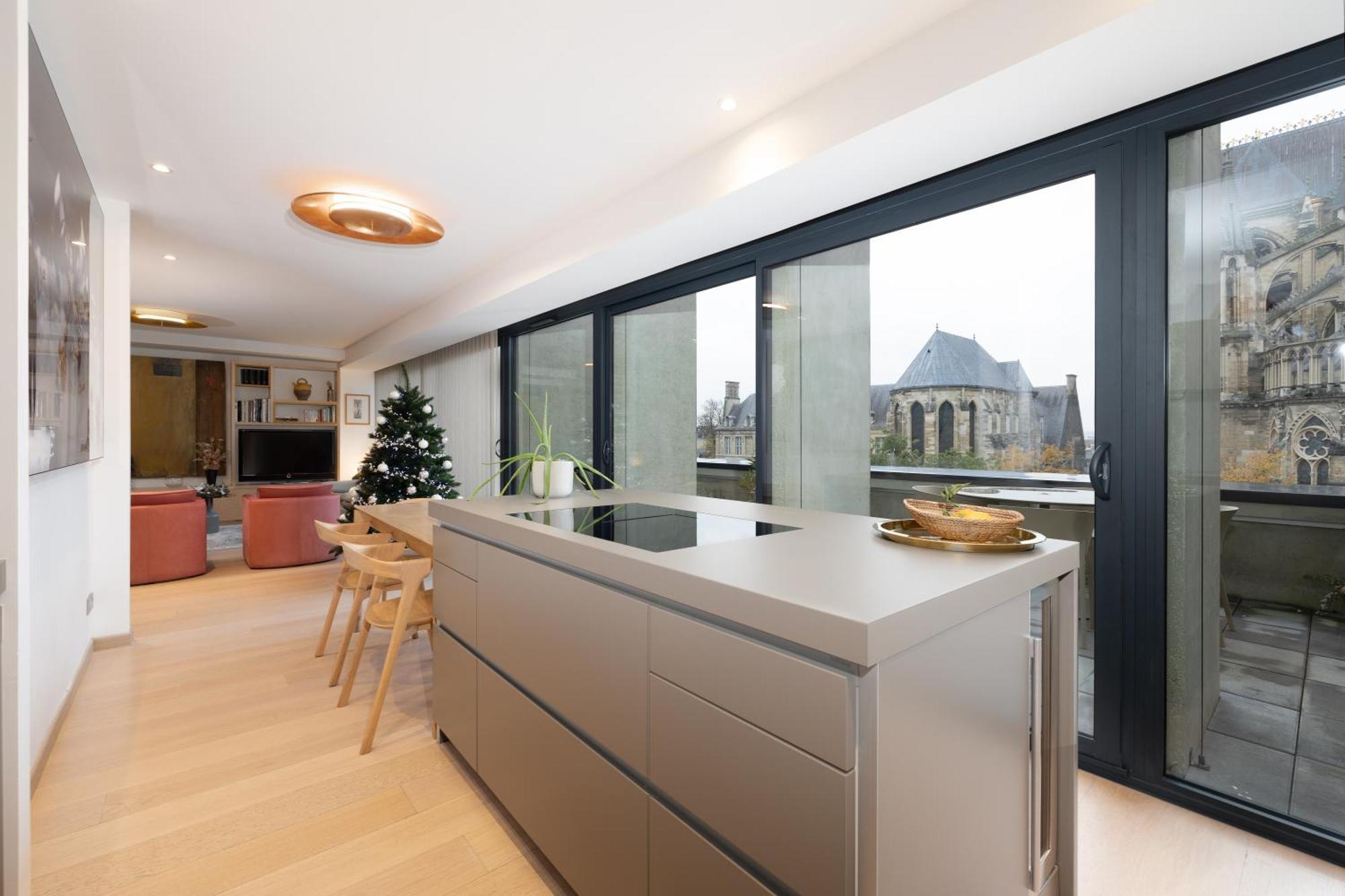 Les Suites 7 Anges - Parking, Vue Cathedrale & Centre Historique Reims Ngoại thất bức ảnh